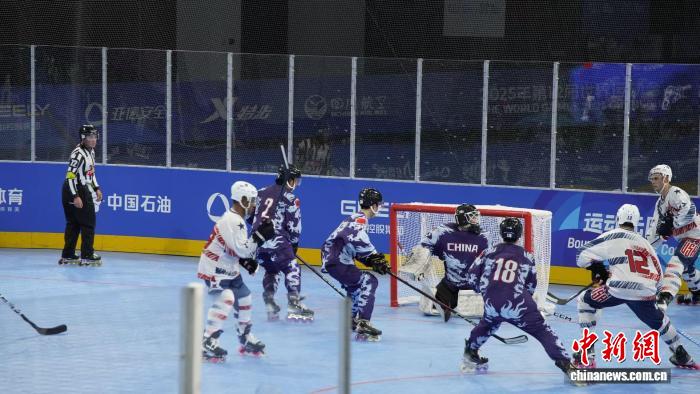 成都世运会中国单排轮滑球队以学习心态享受比