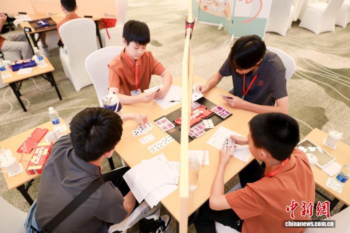 浙江海盐以牌会友 架起两岸青年“同心桥”——