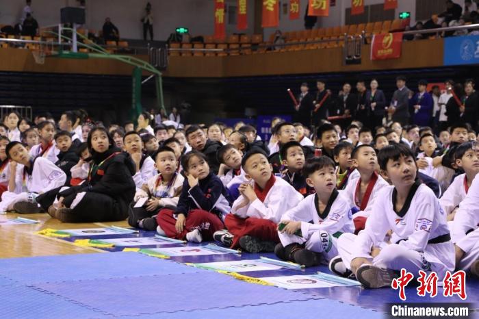 哈尔滨跆拳道邀请赛迎亚冬 582名选手角逐冰雪赛
