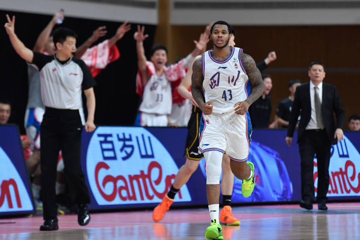 四川男篮合同纠纷引篮协重罚 经纪人证书被吊销