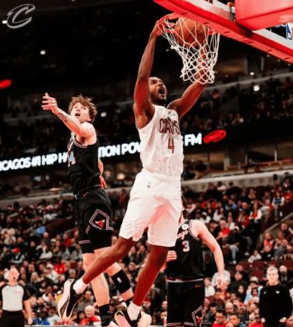 哈登36+9+7率骑士客场掀翻公牛，两连胜迎东部第