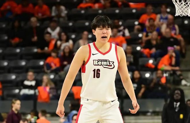 杨瀚森两双难救主 撕裂之城背靠背遭快船双杀