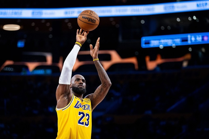 詹姆斯成最后一位征战的2000-2010年状元秀