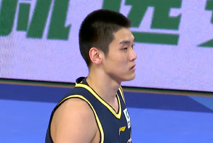 广东18岁新星王洪泽力挽狂澜，率队逆转青岛