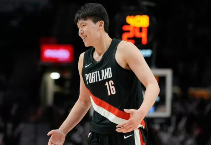 杨瀚森首轮登NBA却难获重用，中国球员挑战重重