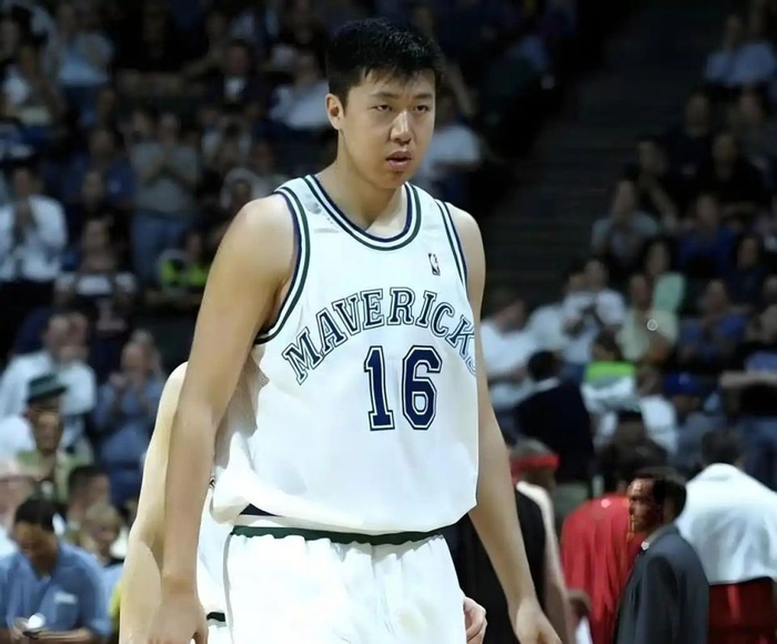 杨瀚森首轮登NBA却难获重用，中国球员挑战重重