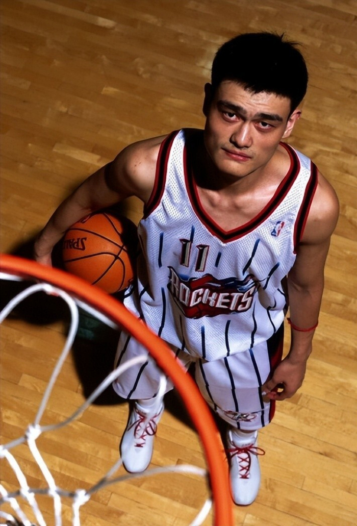 杨瀚森首轮登NBA却难获重用，中国球员挑战重重